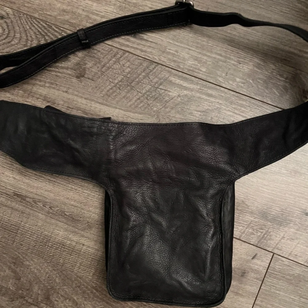 We The Free Black Belt Bag - Picture 4 of 5